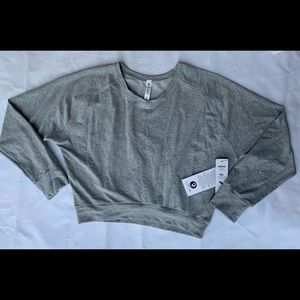 Scorpio Sol Women Gray Long Sleeves Sweatshirt Large NWT.